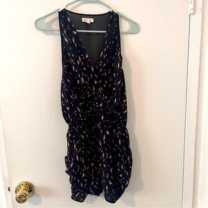 UO Silence + Noise Sleeveless V-neck Black and Gold Romper Shorts Pockets size 4